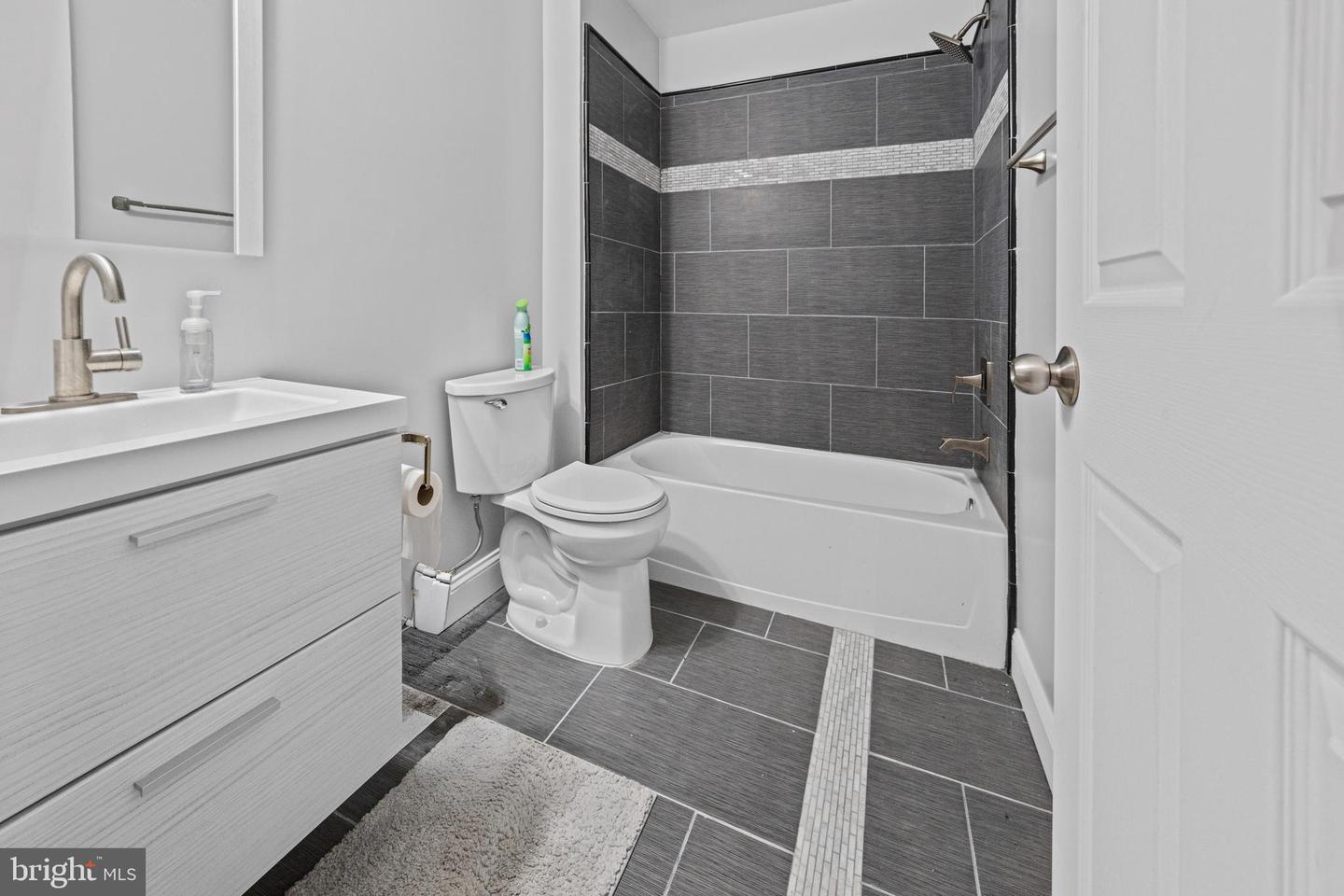 2094 Streamway Ct Property Photo 14