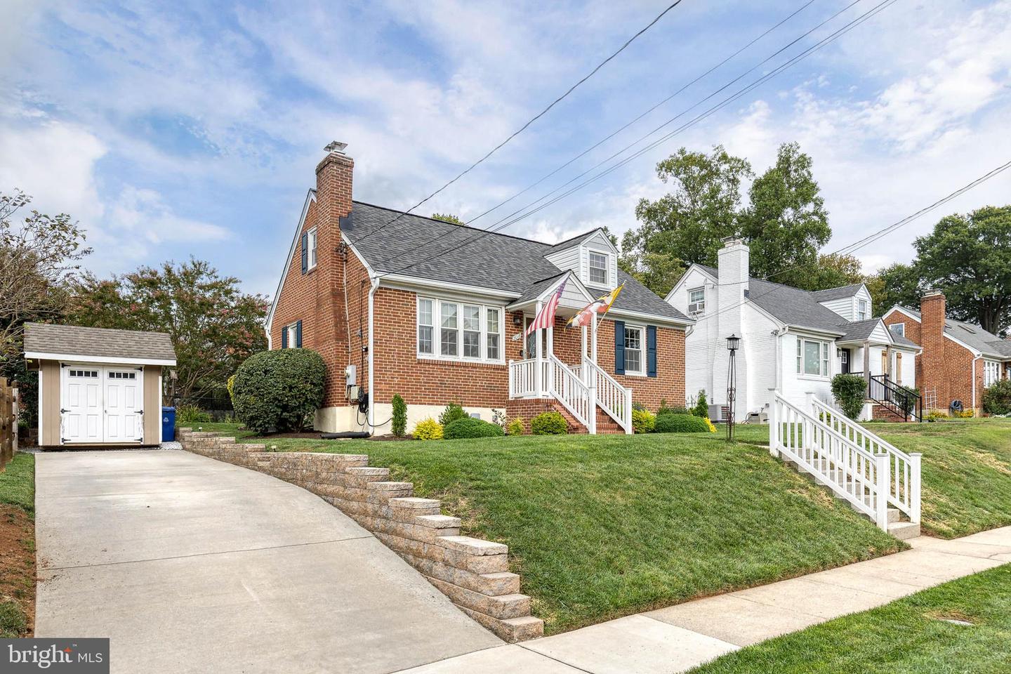 2018 ROCKWELL AVE Property Photo 1