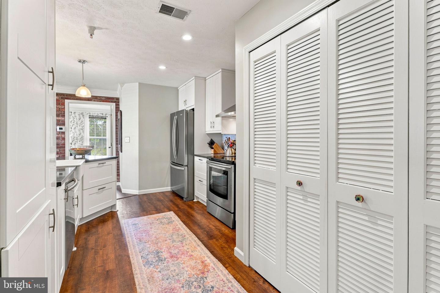 17-g Brook Farm Ct #17g Property Photo 18