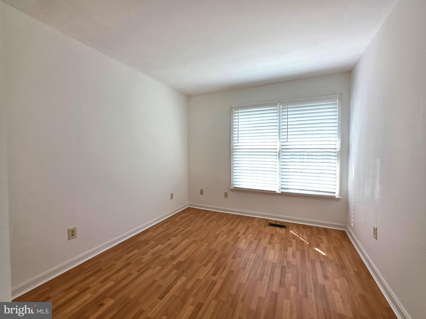 937 Walnut Wood Rd Property Photo 26