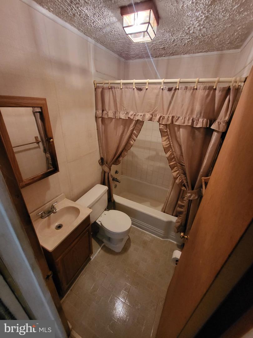 15 Riverside Rd Property Photo 7