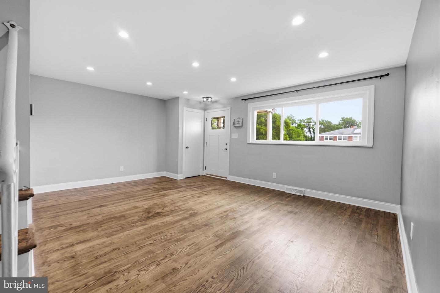 5402 Highridge St Property Photo 5