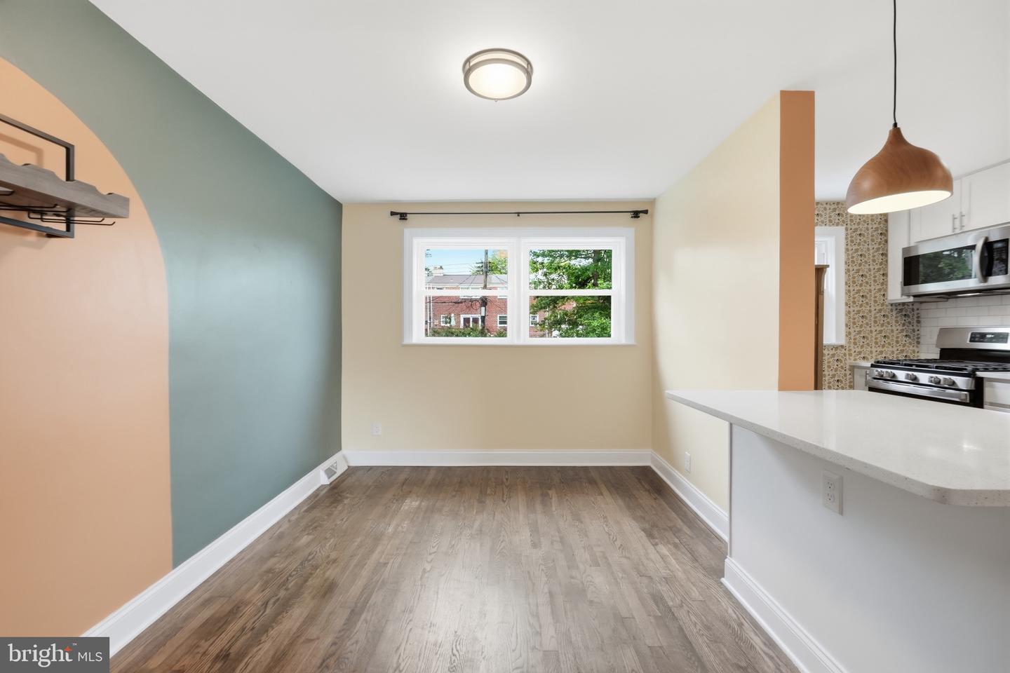 5402 Highridge St Property Photo 8