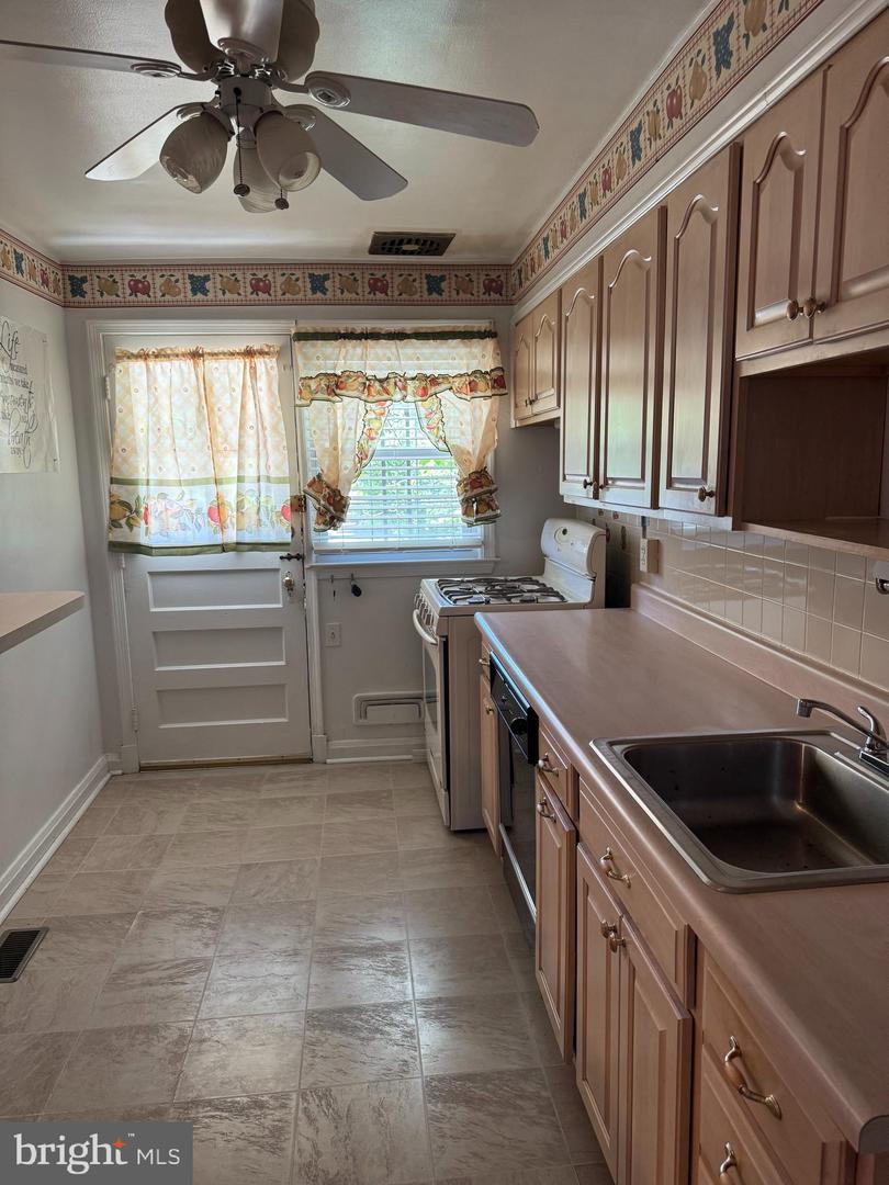 1525 Clairidge Rd Property Photo 7