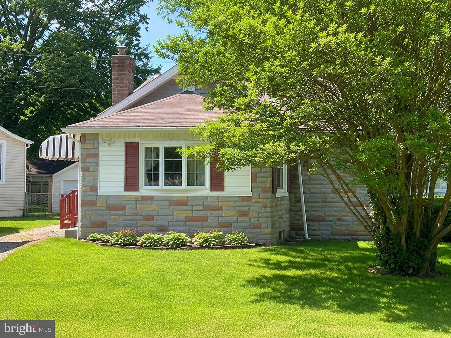 7405 GREENBANK RD Property Photo 1