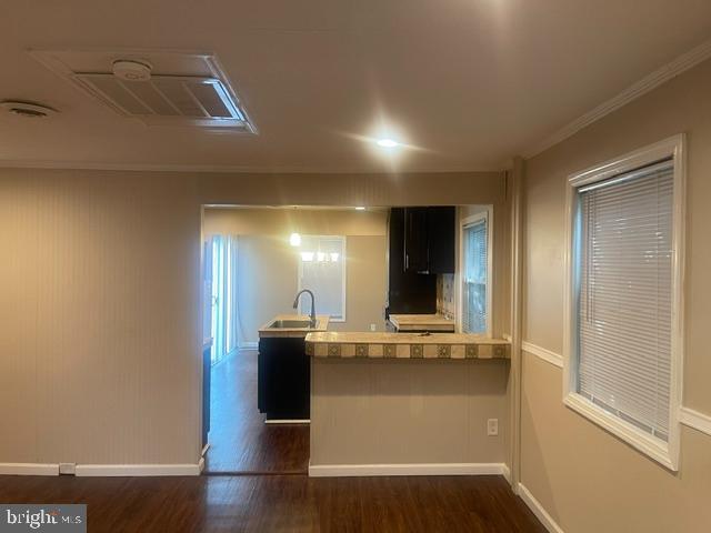 1202 Fuselage Ave Property Photo 5