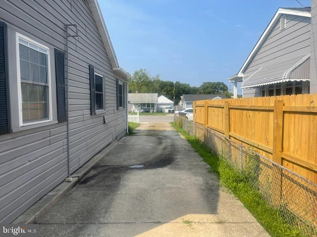 1202 Fuselage Ave Property Photo 16