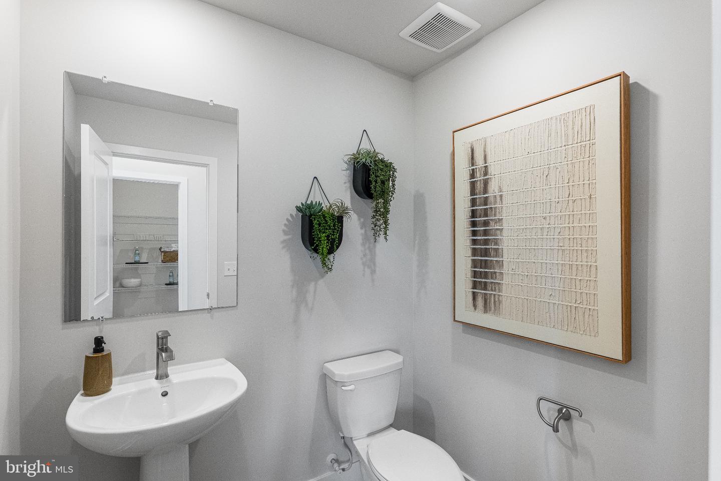1831 Parham Way Property Photo 13