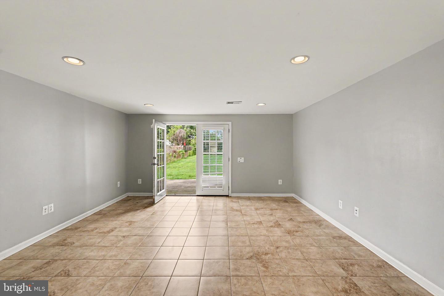 908 Winsap Ct Property Photo 10