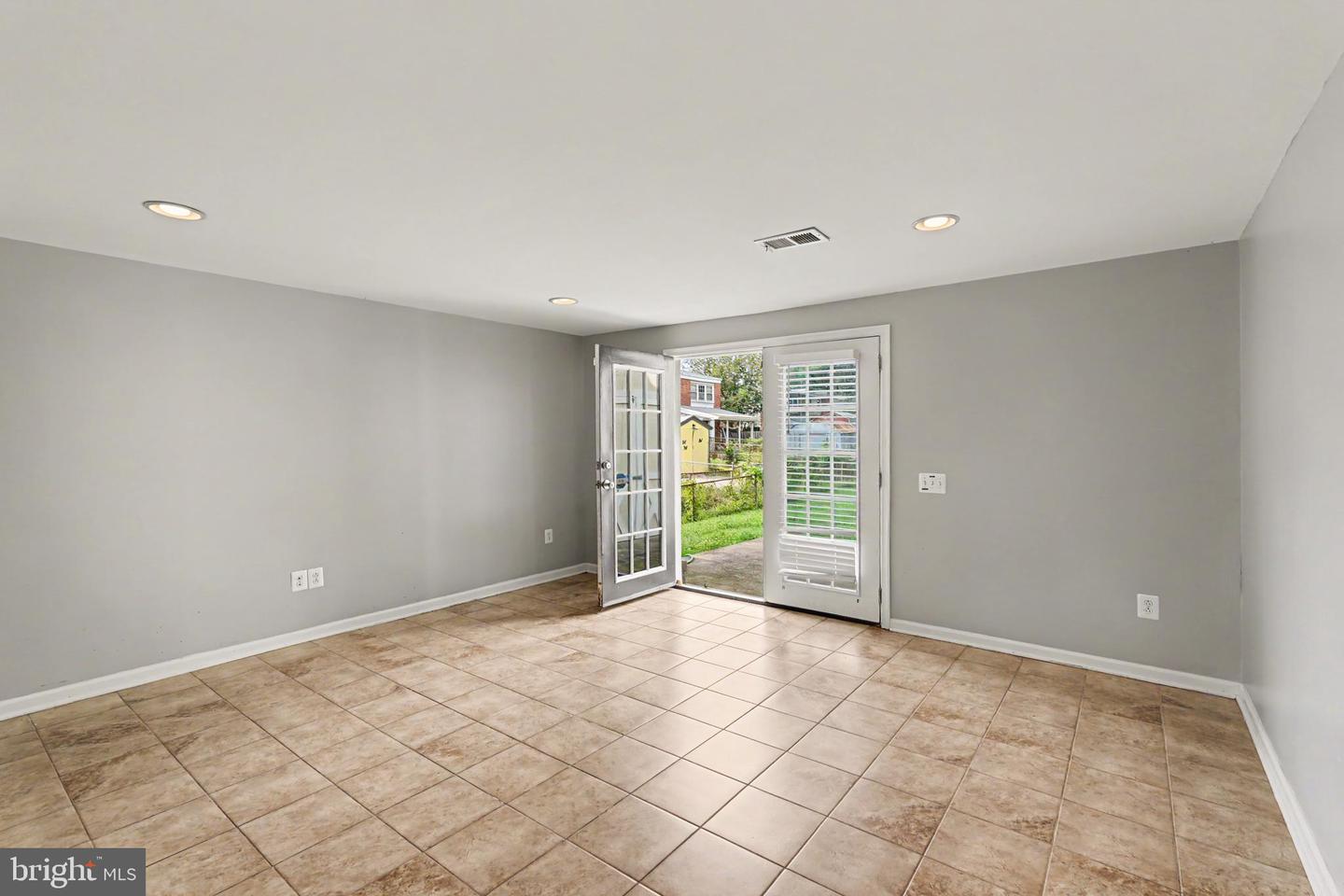 908 Winsap Ct Property Photo 12