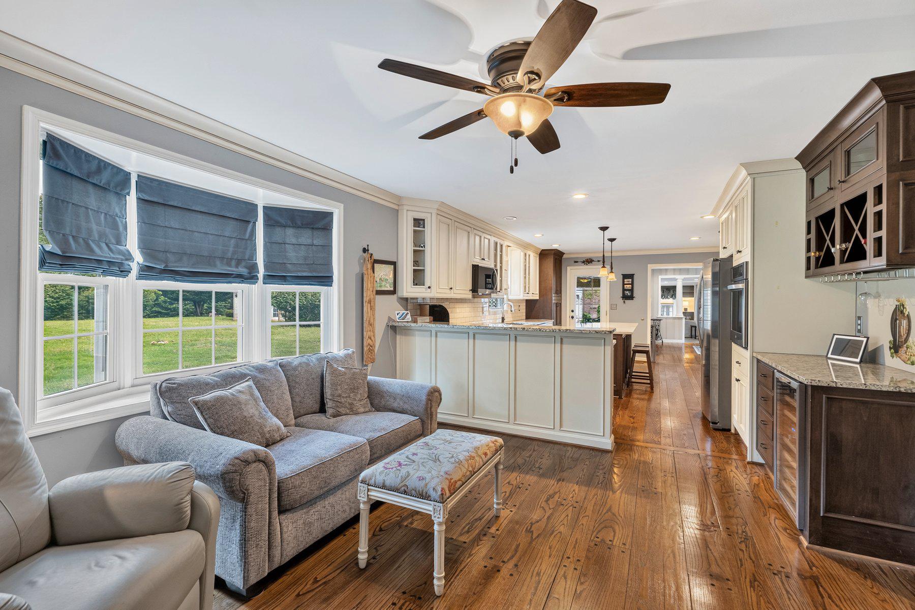 8 Tree Farm Ct Property Photo 9