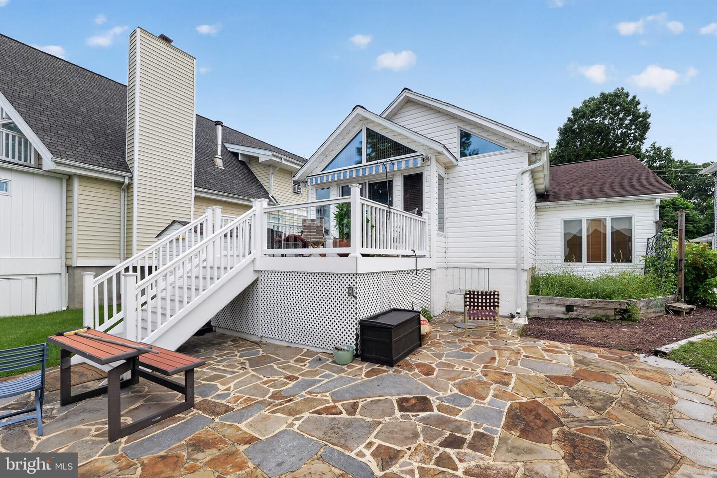 1302 Shore Rd Property Photo 1