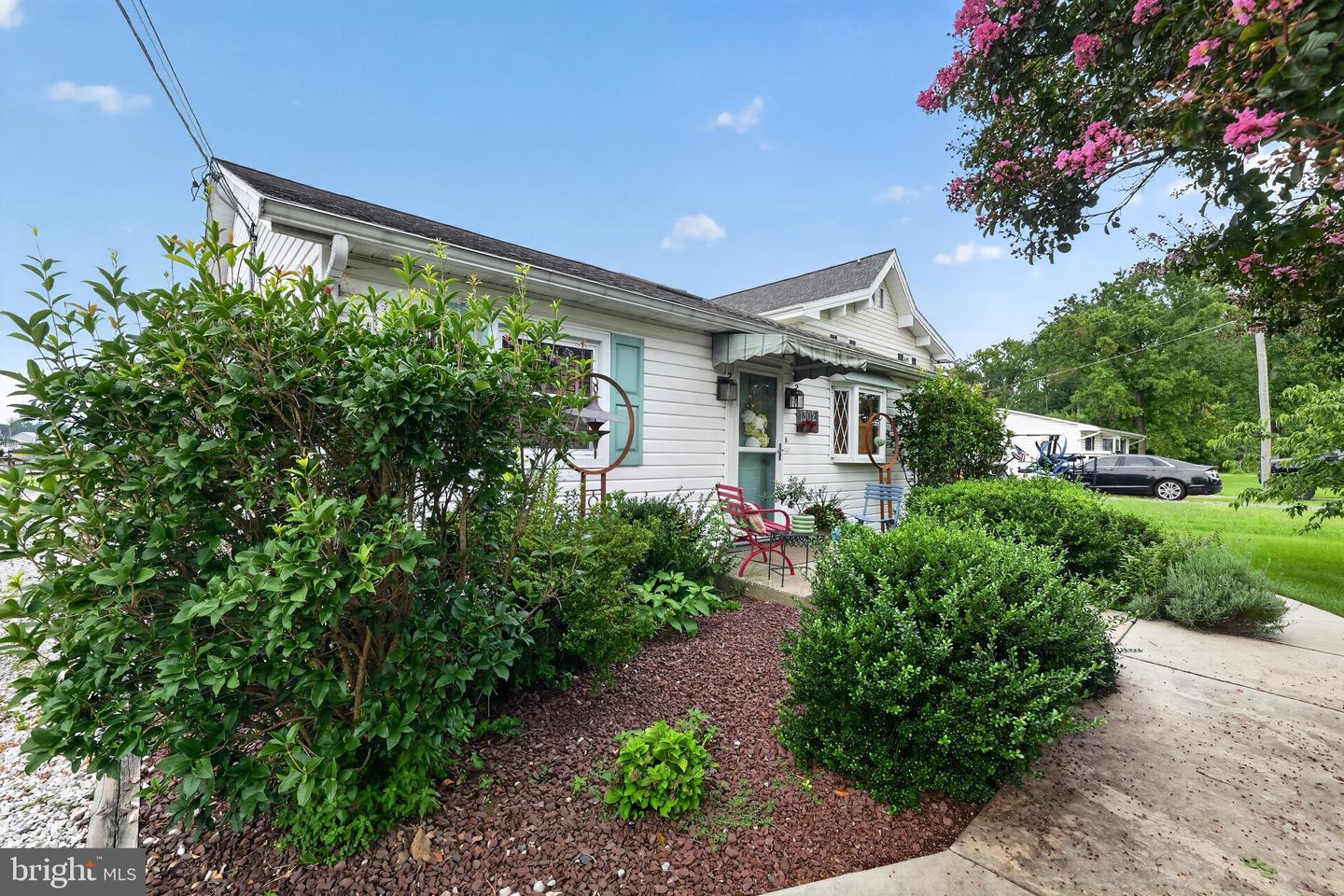 1302 Shore Rd Property Photo 3