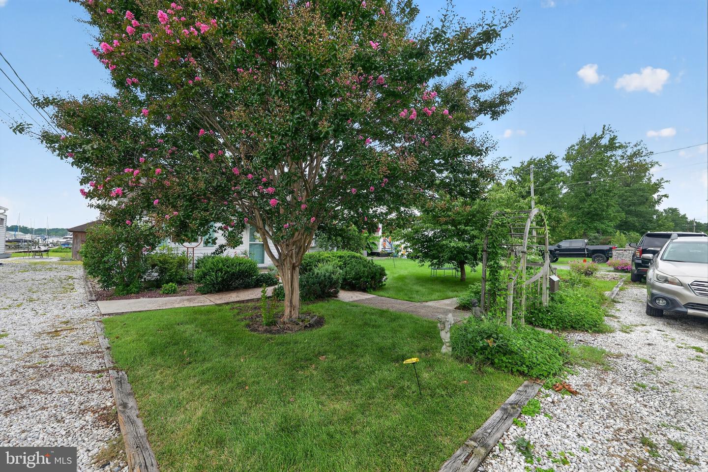 1302 Shore Rd Property Photo 4