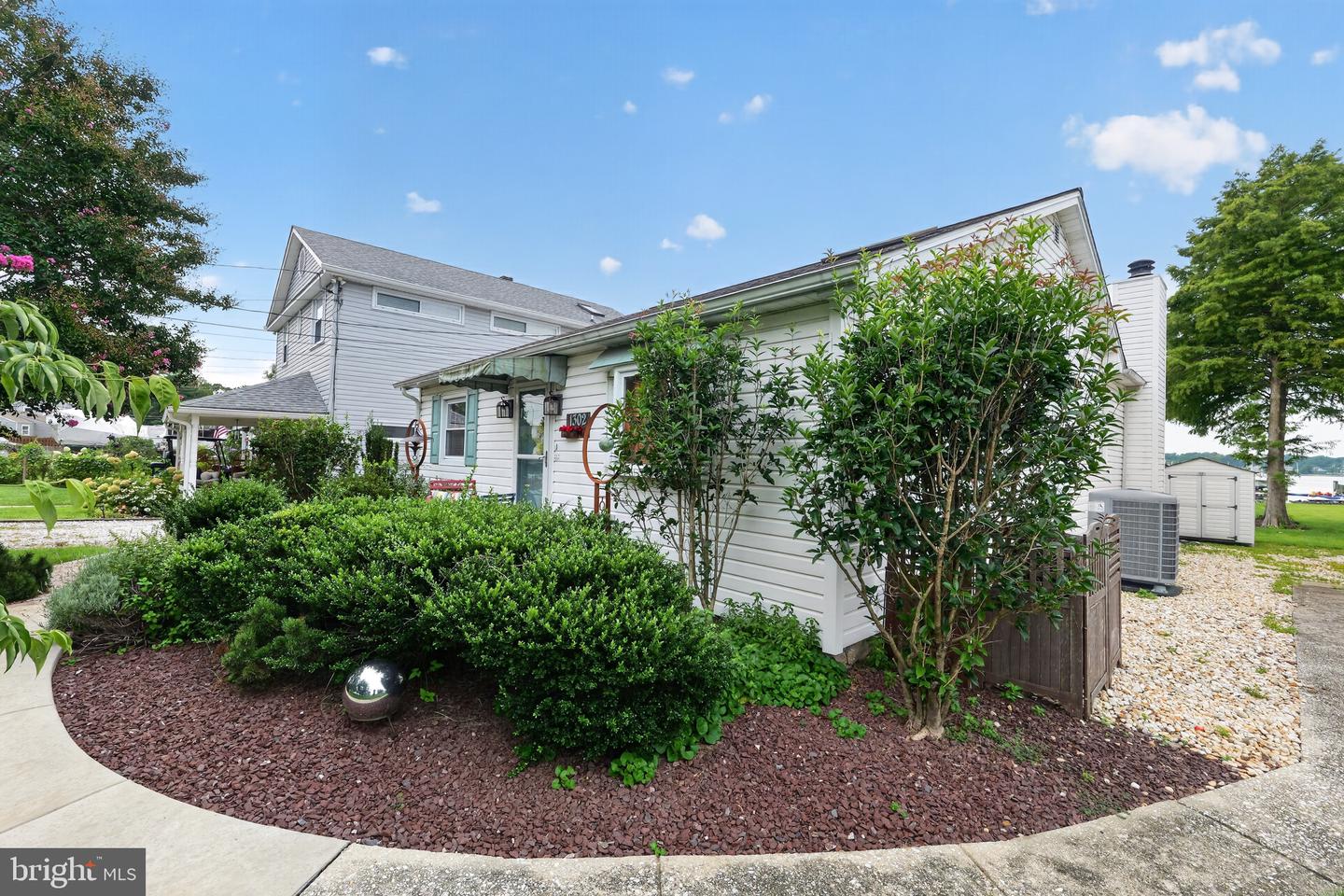 1302 Shore Rd Property Photo 5