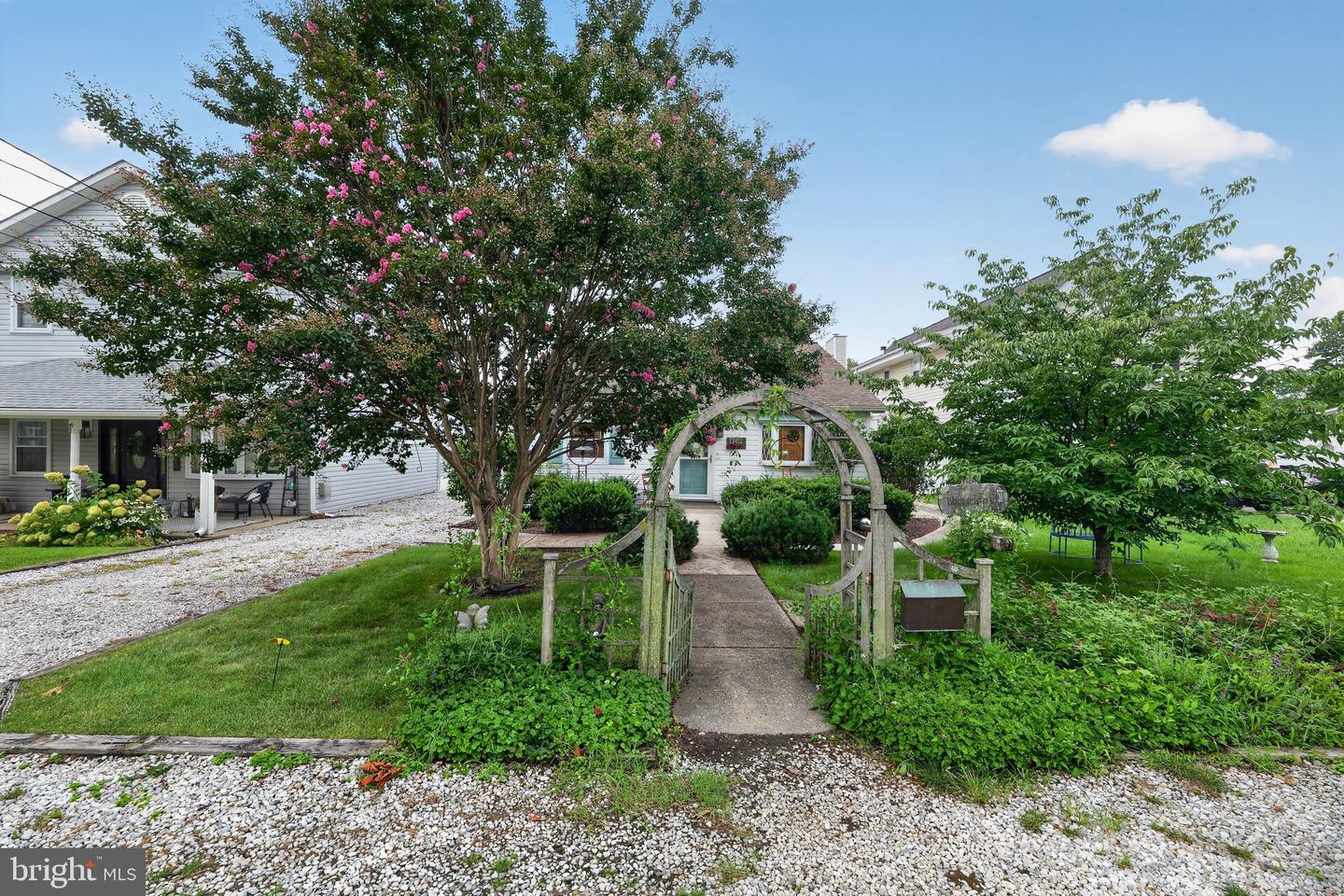 1302 Shore Rd Property Photo 6