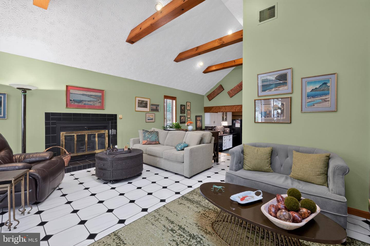 1302 Shore Rd Property Photo 9