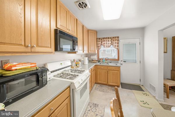 3413 Retlaw Rd Property Photo 6