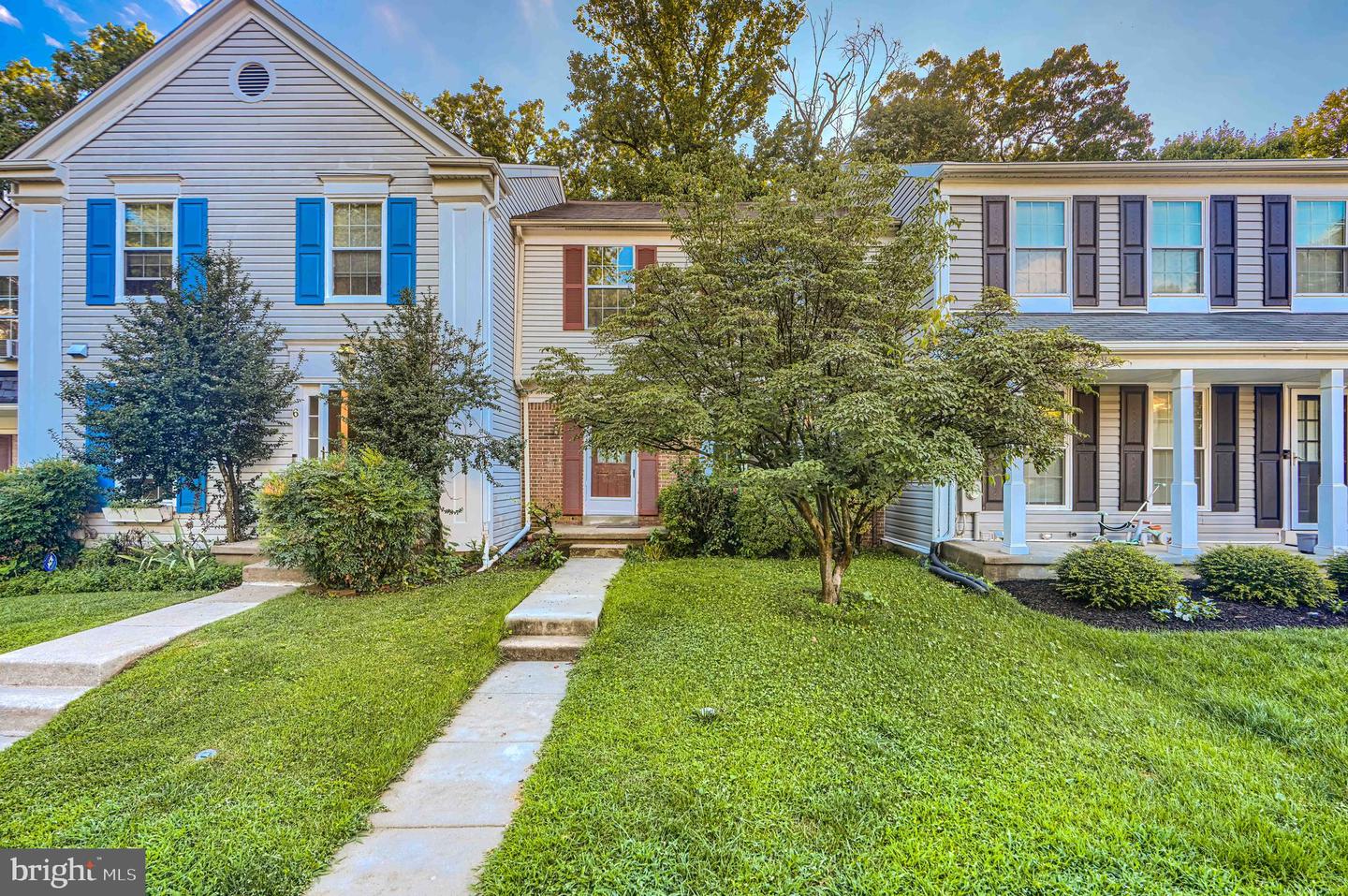 8 Lambeth Bridge Ct Property Photo 1