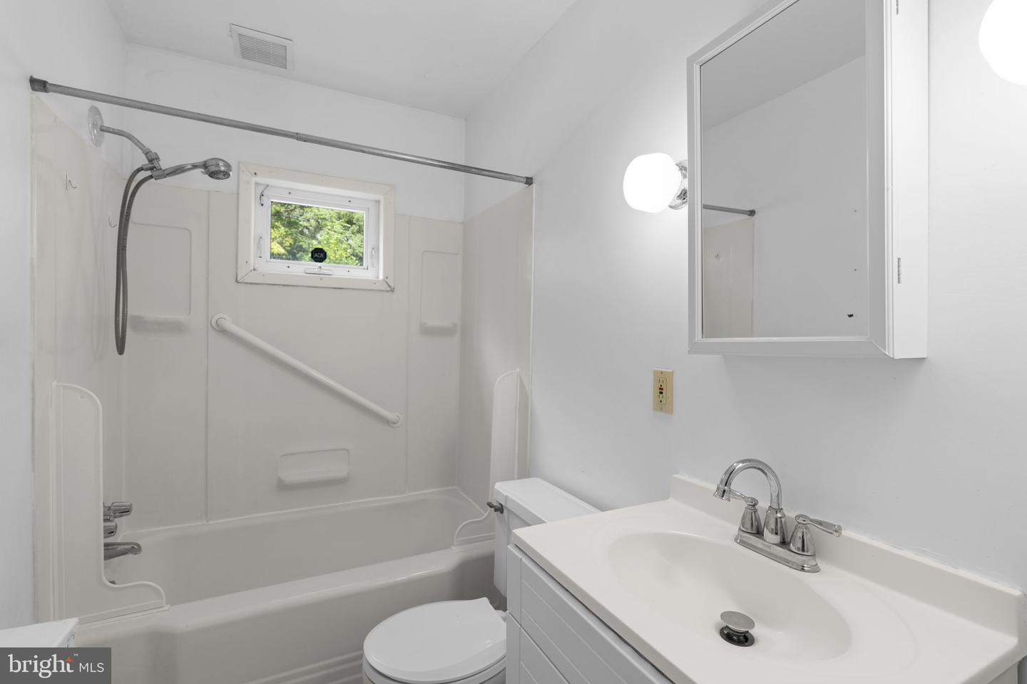 2210 Pleasant View Ave Property Photo 10