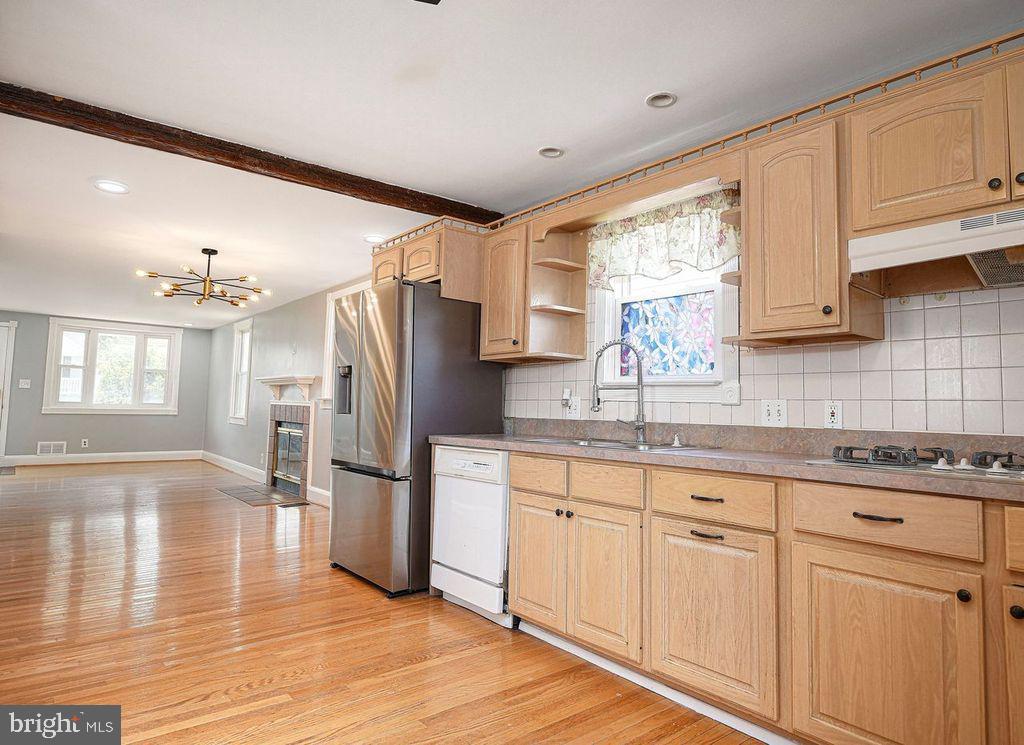 4216 Thorncliff Rd Property Photo 5