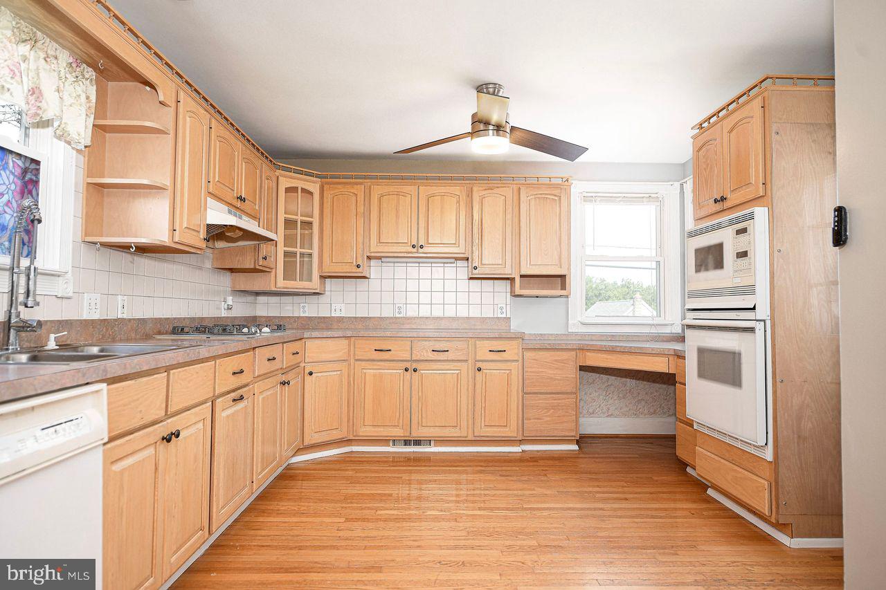 4216 Thorncliff Rd Property Photo 8