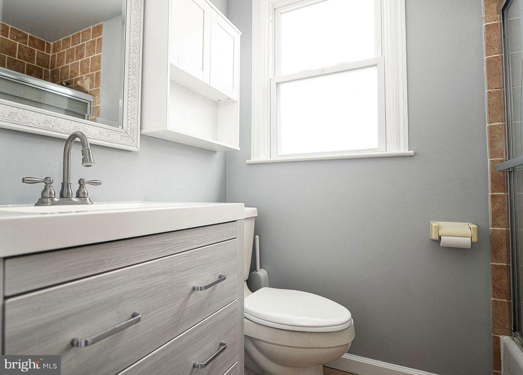 4216 Thorncliff Rd Property Photo 10