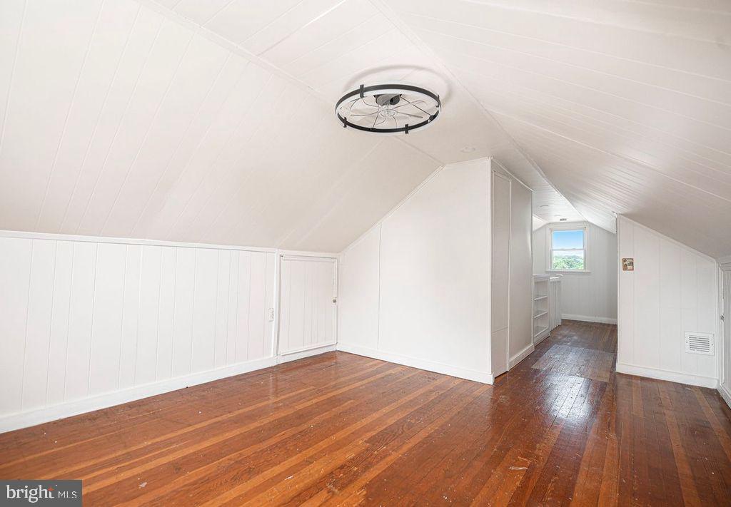 4216 Thorncliff Rd Property Photo 13