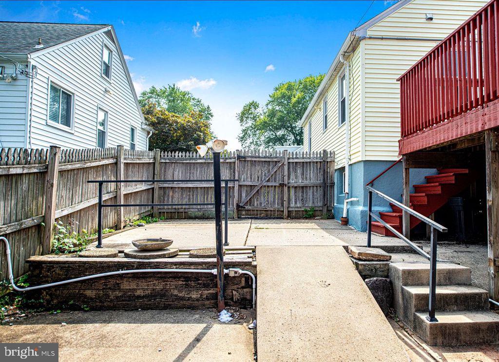 4216 Thorncliff Rd Property Photo 22
