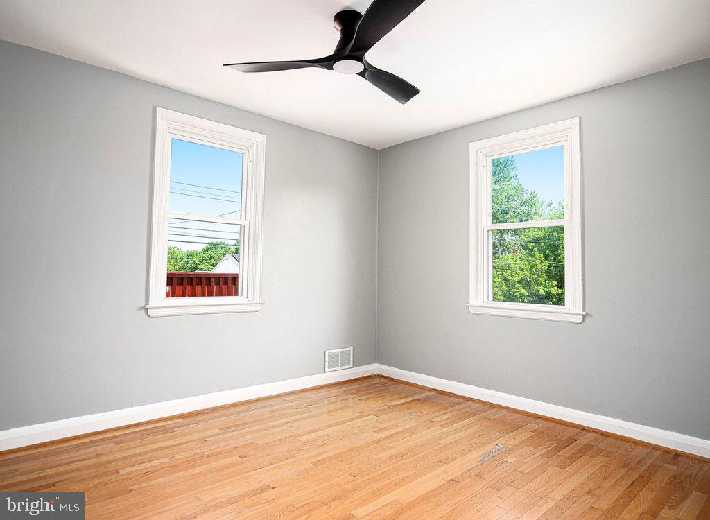 4216 Thorncliff Rd Property Photo 33
