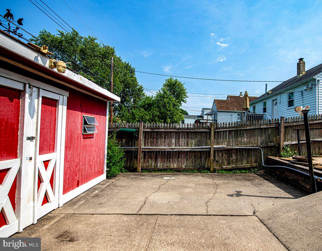 4216 Thorncliff Rd Property Photo 38