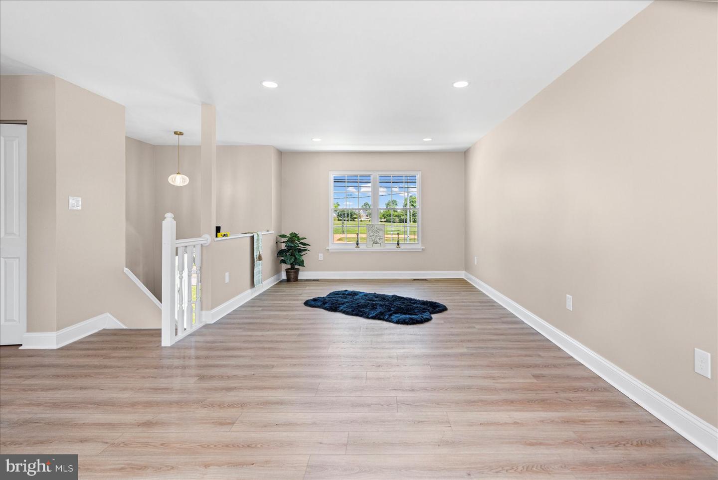 4219 Fullerton Ave Property Photo 5