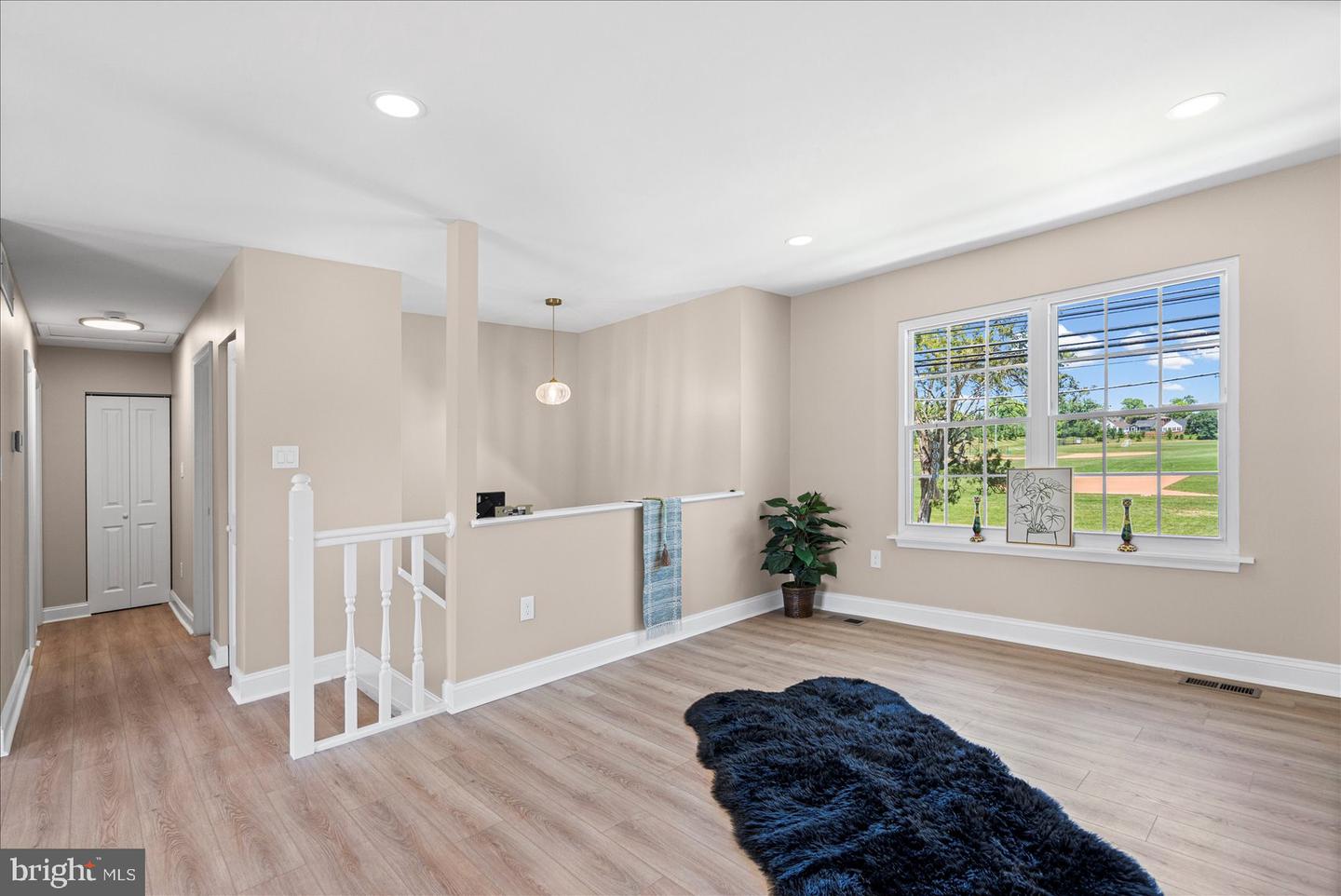 4219 Fullerton Ave Property Photo 6