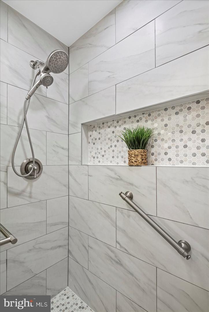 4219 Fullerton Ave Property Photo 15