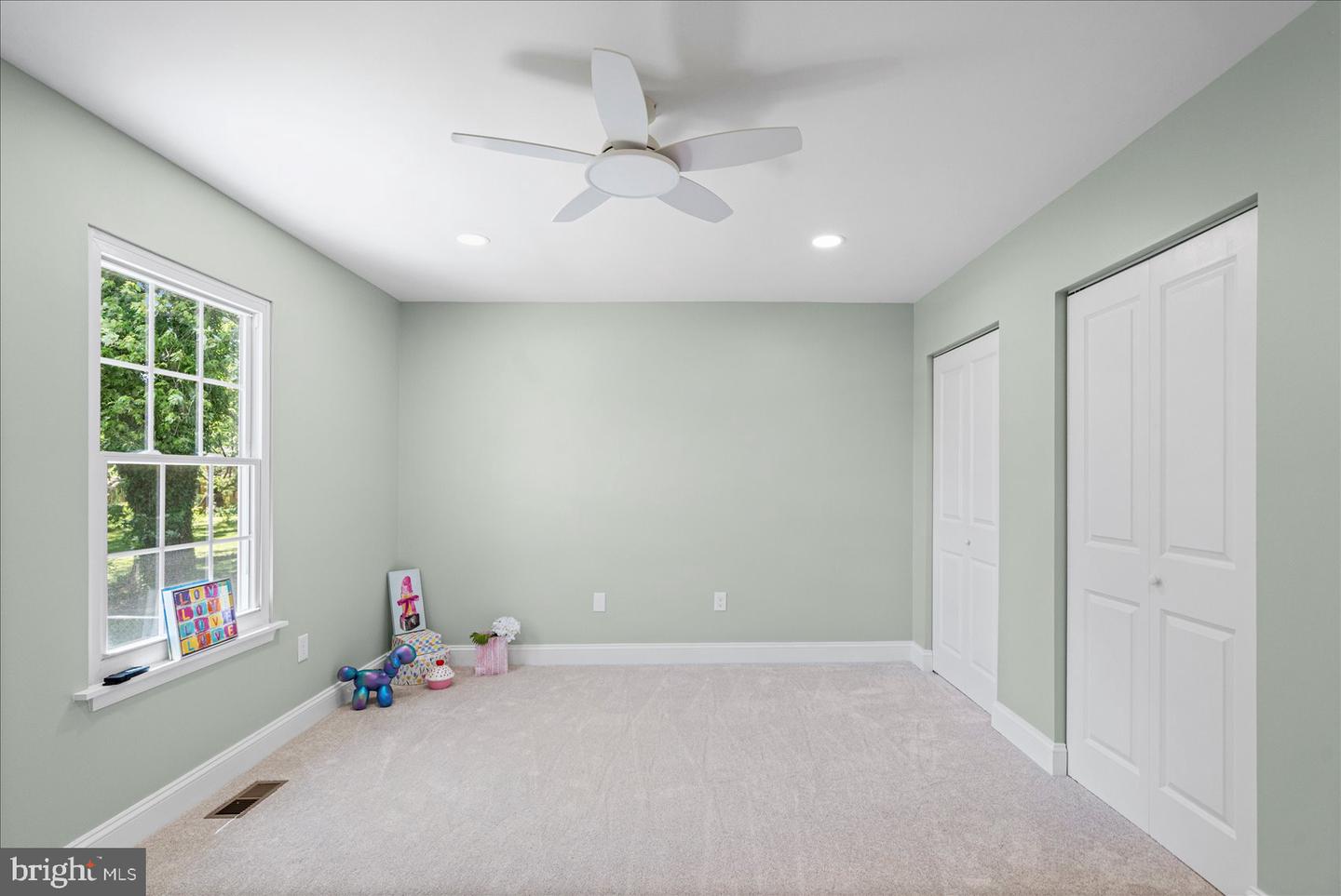 4219 Fullerton Ave Property Photo 18