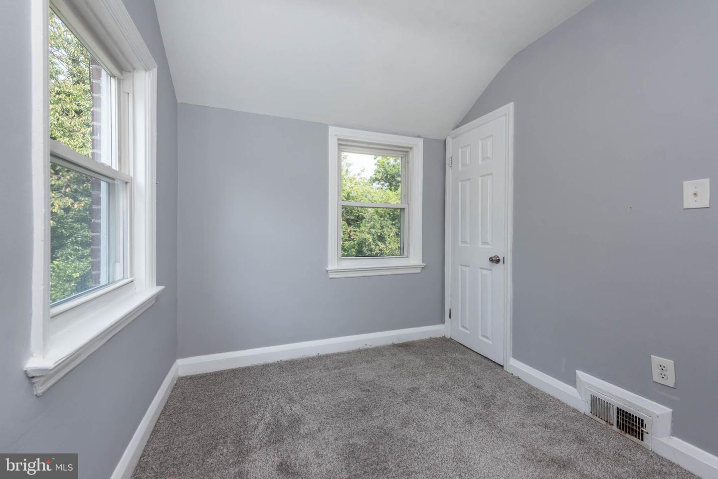 8204 Rockdale Ave Property Photo 20