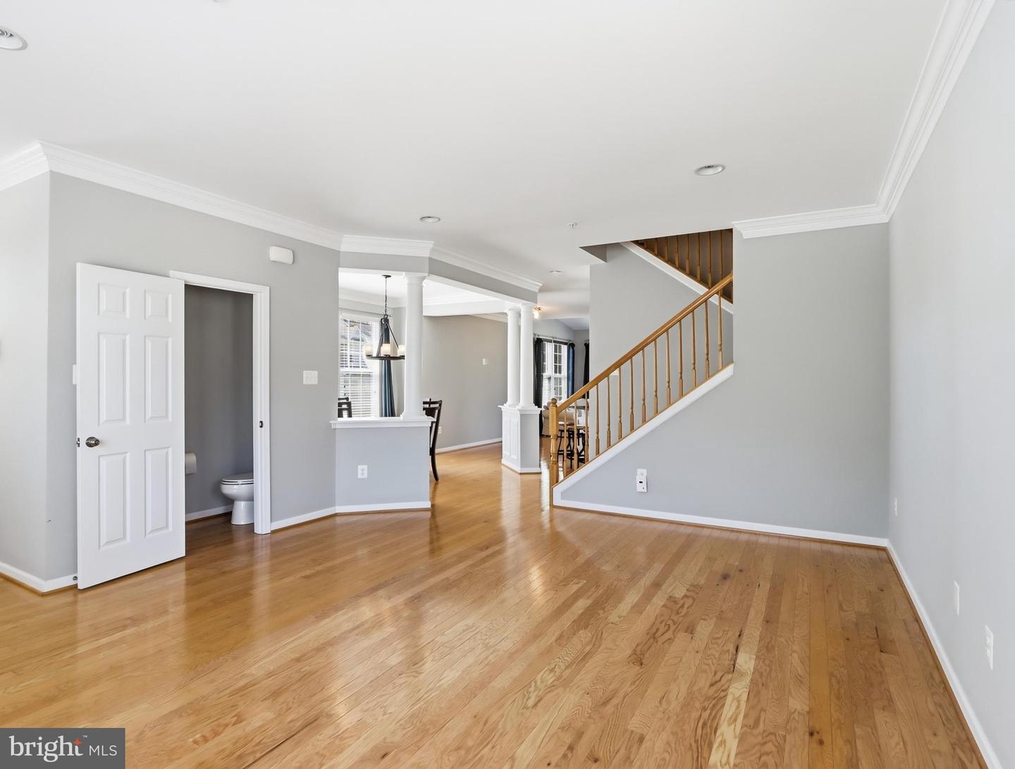 8888 Paddock Ln Property Photo 7