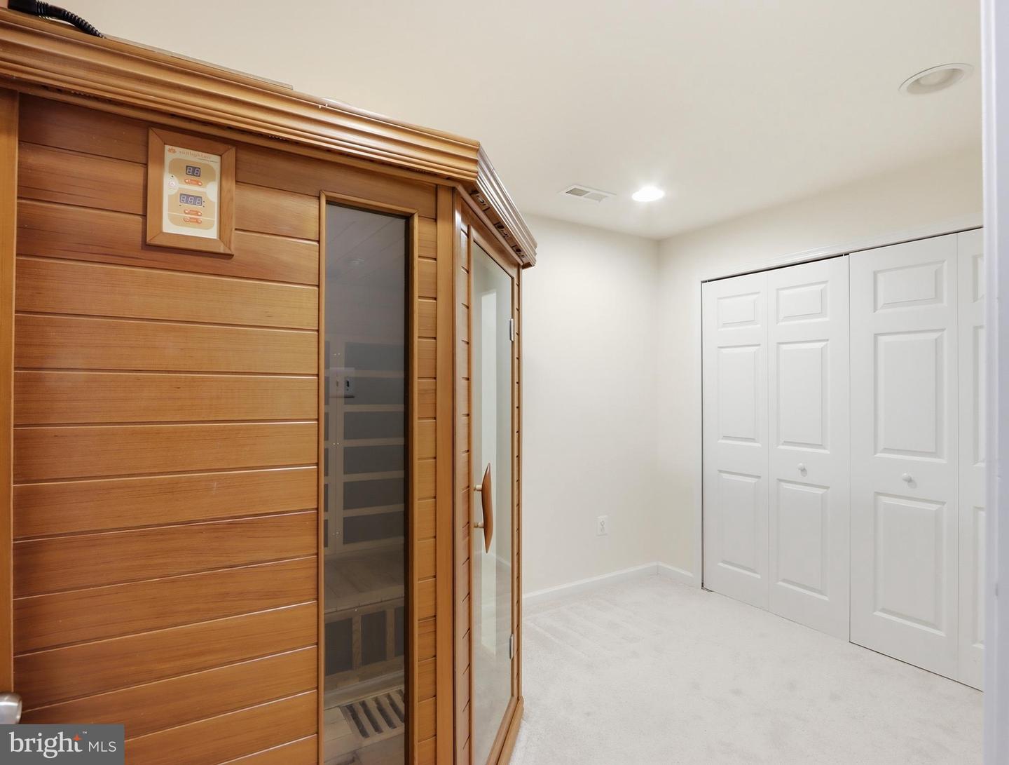 8888 Paddock Ln Property Photo 20