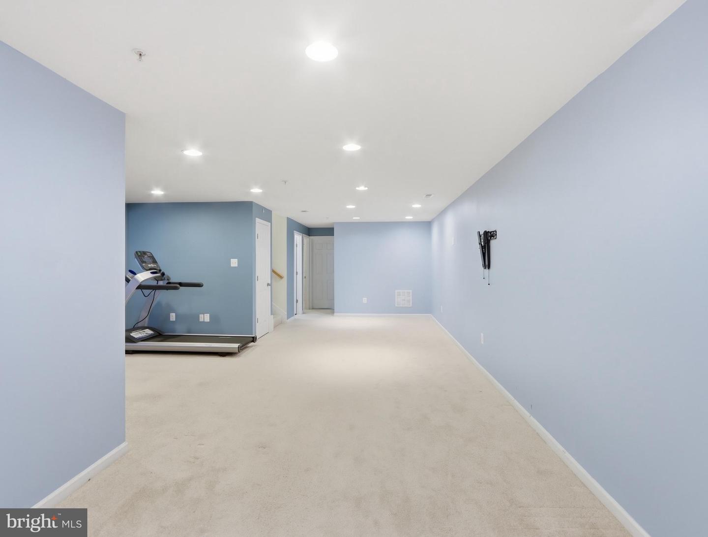 8888 Paddock Ln Property Photo 24