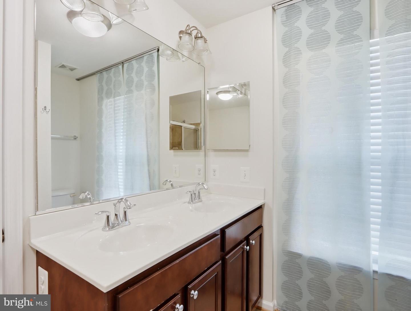 8888 Paddock Ln Property Photo 32