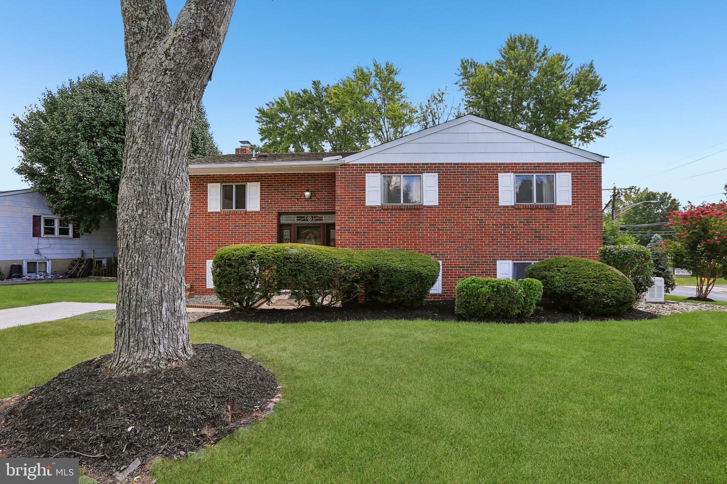 5501 Daybreak Ter Property Photo 1
