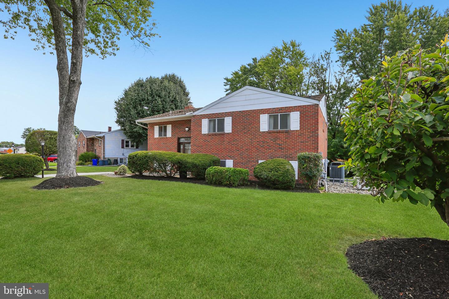 5501 Daybreak Ter Property Photo 3