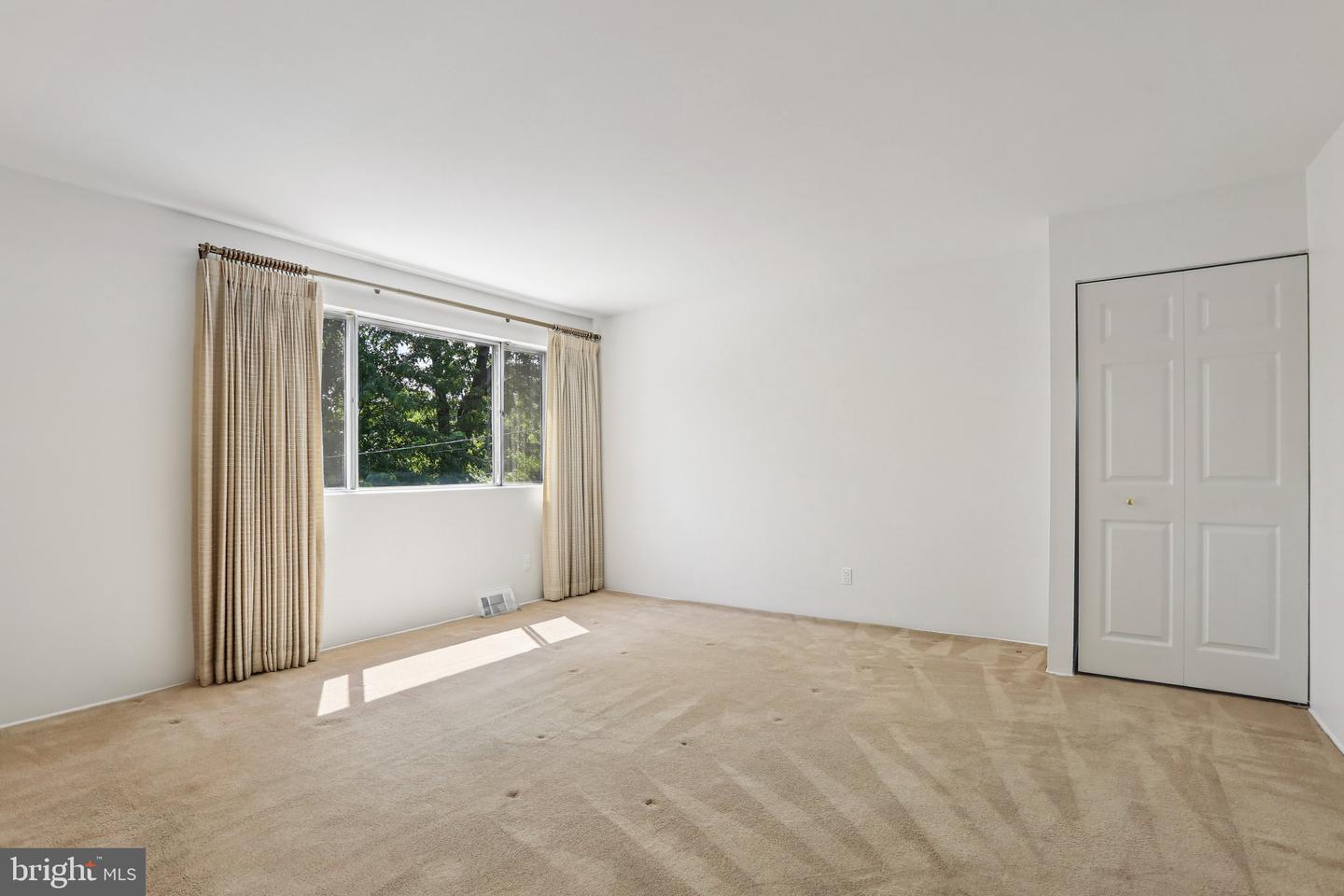 5501 Daybreak Ter Property Photo 7