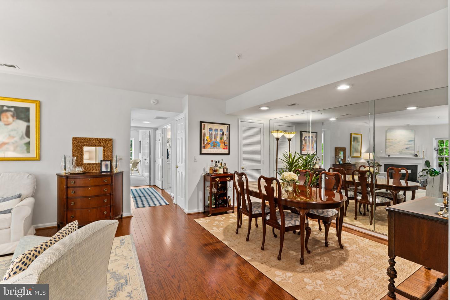 508 Limerick Cir #303 Property Photo 6