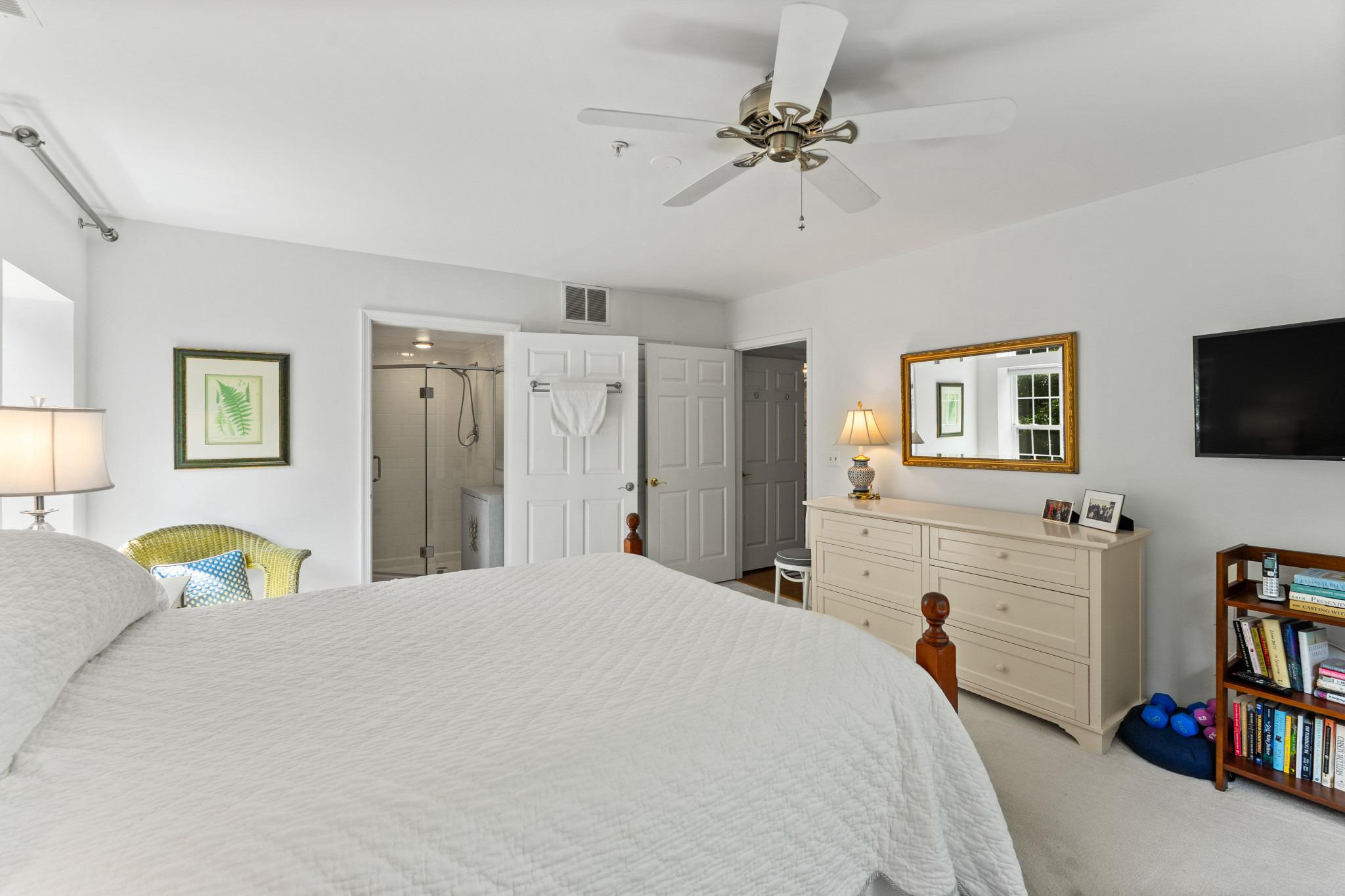 508 Limerick Cir #303 Property Photo 15