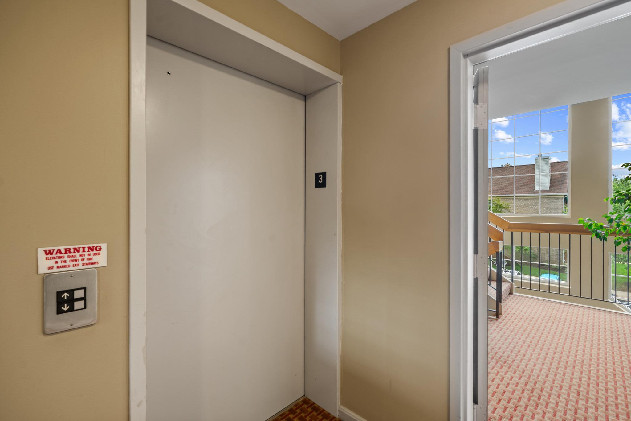 508 Limerick Cir #303 Property Photo 28