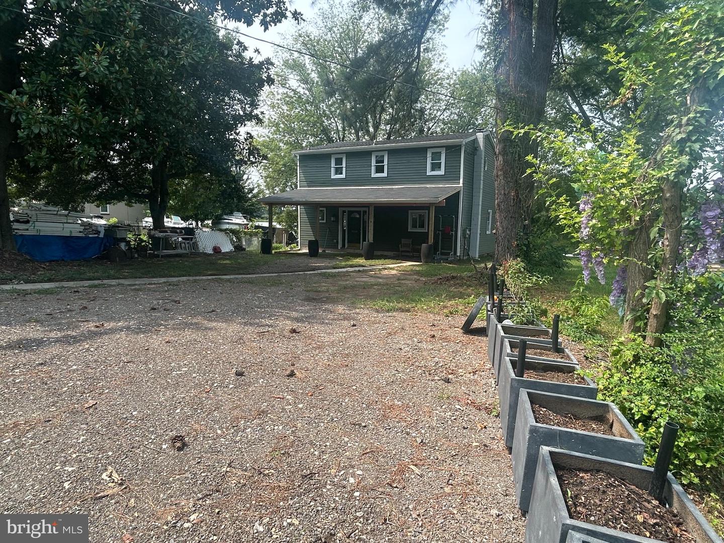 802 Creek Rd Property Photo 10