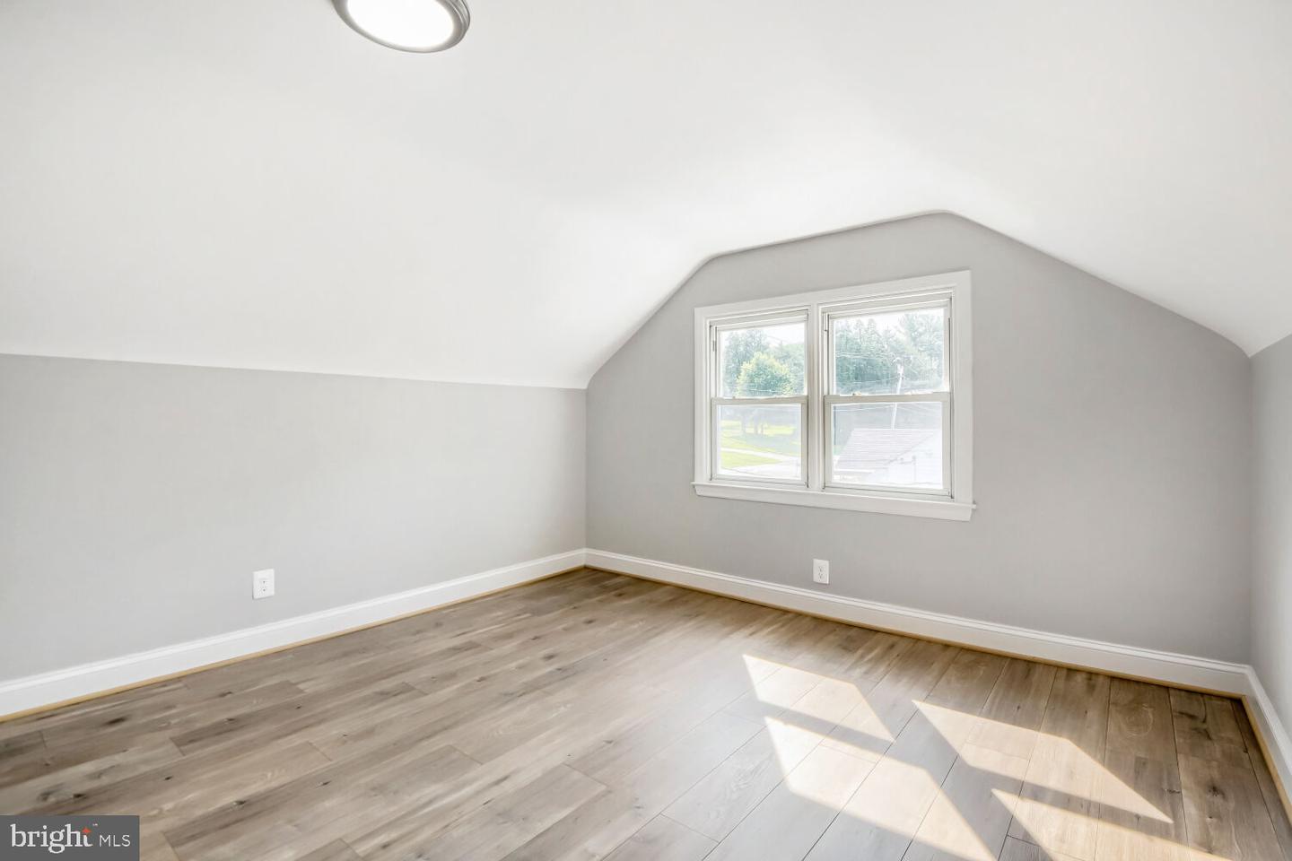 4912 Ridge Rd Property Photo 18