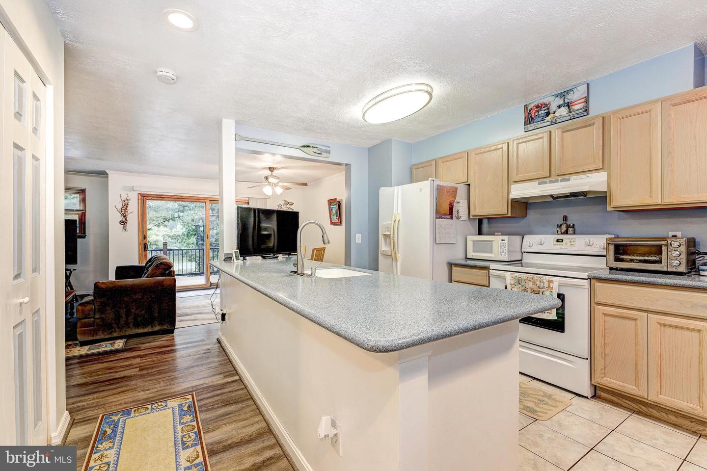 44 Helmsman Ct Property Photo 4