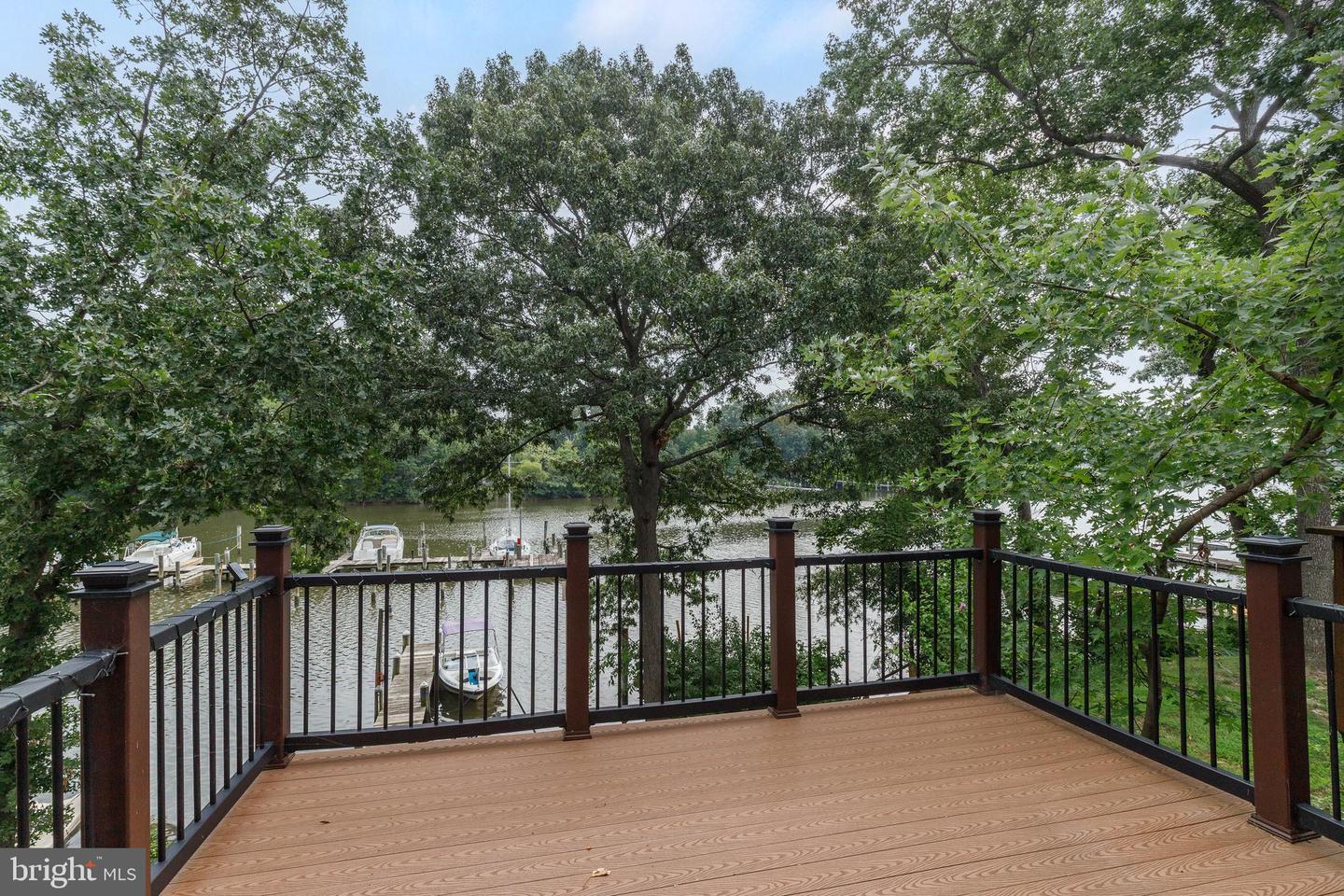44 Helmsman Ct Property Photo 16